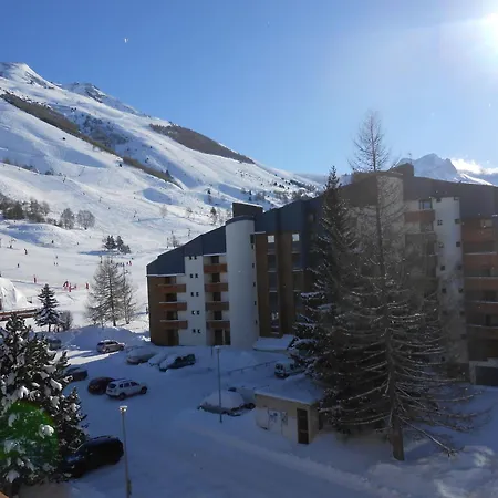 Cosy Au Pied Des Pistes Avec Parking - Fr-1-516-31 Daire