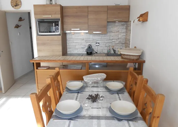 Cosy Au Pied Des Pistes Avec Parking - Fr-1-516-31 Daire *